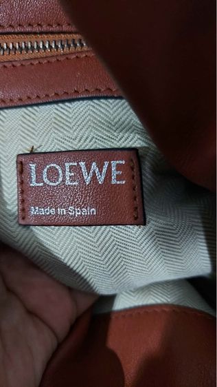 กระเป๋า Loewe สีน้ำตาล รูปที่ 13