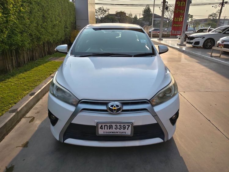 Toyota Yaris 2015 1.2 G Sedan เบนซิน ไม่ติดแก๊ส เกียร์อัตโนมัติ ขาว รูปที่ 3