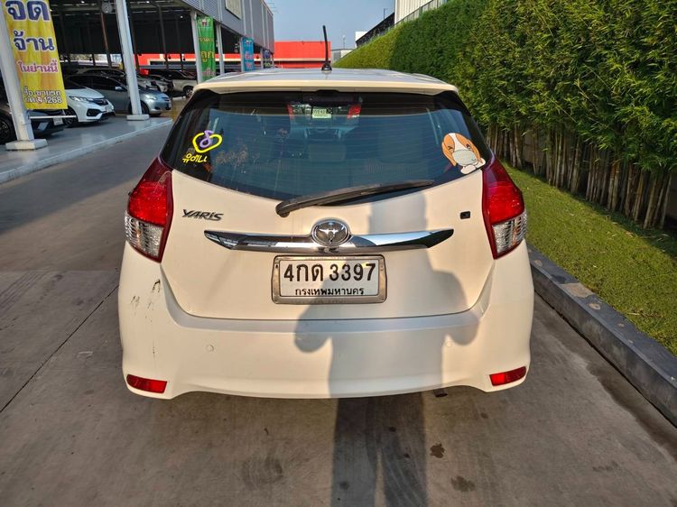 Toyota Yaris 2015 1.2 G Sedan เบนซิน ไม่ติดแก๊ส เกียร์อัตโนมัติ ขาว รูปที่ 4