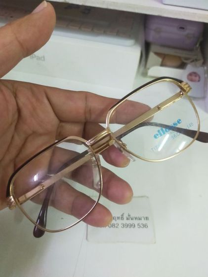 แว่นตา TITAN elloses italy TAVIN ขนาด 56 14-145 สภาพของใหม่ เอาไปใส่เลนส์ ใหม่ได้เลยครับ