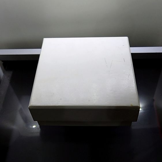 เหรียญ 600 บาท เนื้อเงินขัดเงา - โฮโลแกรม ฉลองสิริราชสมบัติครบ 60 ปี พ.ศ.2549 พร้อมกล่องไม้ และใบเซอร์ รูปที่ 8