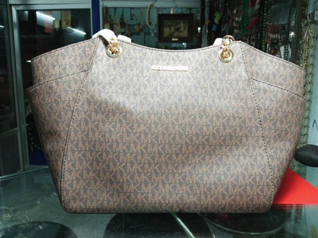 กระเป๋าถือ สะพาย Michael kors ของใหม่ รูปที่ 13