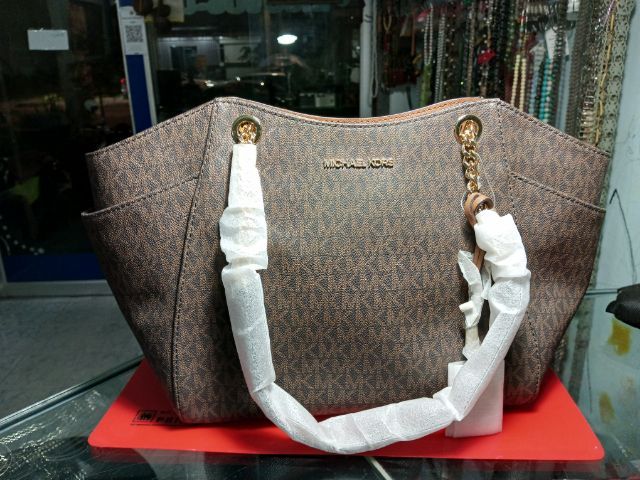 กระเป๋าถือ สะพาย Michael kors ของใหม่ รูปที่ 2