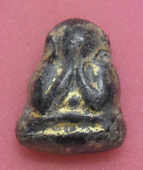 พระปิดตา เนื้อผงคลุกรัก ไม่ทราบที่