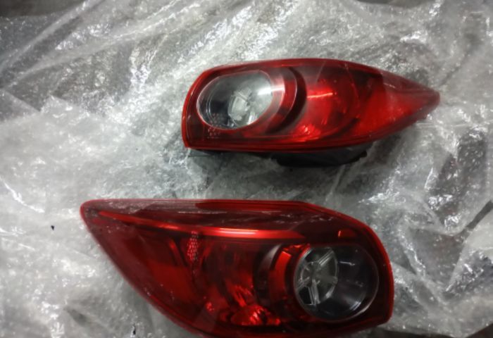 ไฟท้าย แท้ ธรรมดา มาสด้า3สกาย