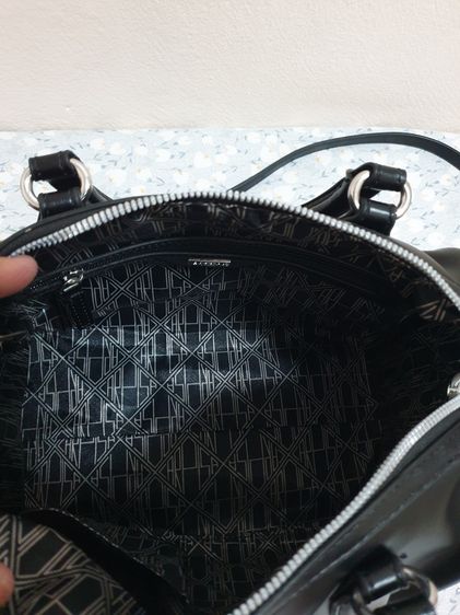 กระเป๋า CARPISA  แบรนด์แท้อิตาลี รูปที่ 6