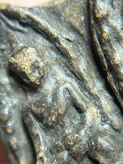 พระรอดพายคู่ฝั่งเม็ดกิ่งเหล็กไหลเขย่าดัง รูปที่ 6