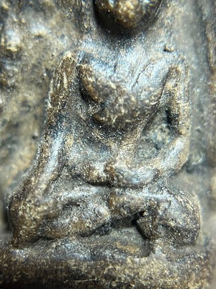 พระรอดพายคู่ฝั่งเม็ดกิ่งเหล็กไหลเขย่าดัง รูปที่ 9