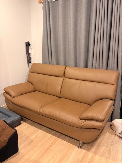 โซฟาพร้อมโต๊ะกลาง