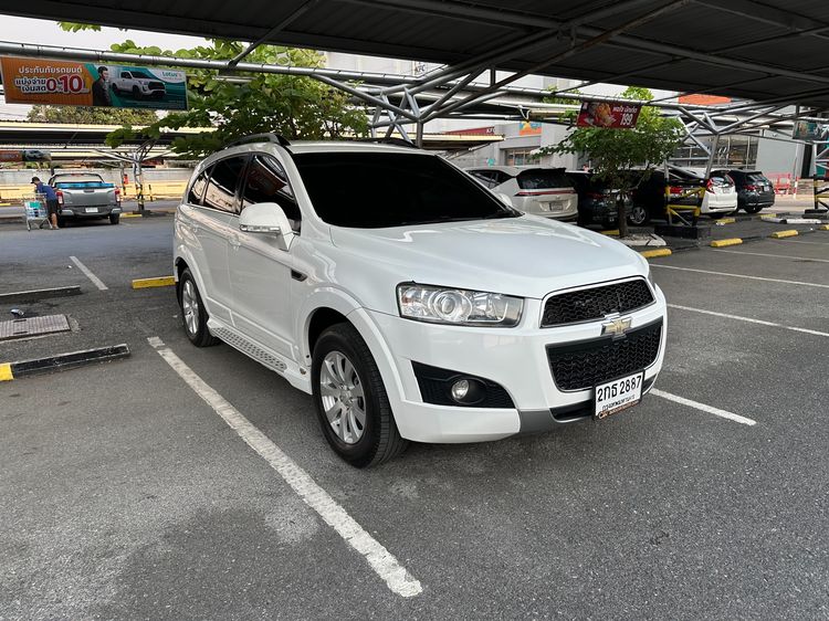 รถ Chevrolet Captiva 2.4 LS สี ขาว