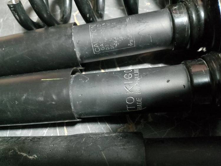 โช๊ค โตโตต้า รีโว้ วีโก้ ถอดป้ายเเดง