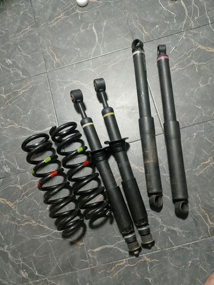 โช๊ค โตโตต้า รีโว้ วีโก้ ถอดป้ายเเดง รูปที่ 2