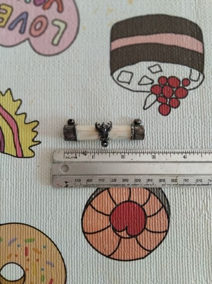 ตะกรุดอาแกะ จารมือ เลี่ยม 3 หูจับขอบเงินเก่า ขนาดยาวกลม ยาวประมาณ 3 นิ้ว สีอมเหลือง แห้ง สภาพเดิม ผิวสวย หลวงพ่อเปิ่น วัดบางพระ เป็นคนปลุกเส รูปที่ 7