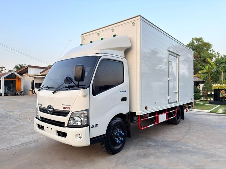 Hino XZU720R ปี 61 ไมล์น้อย เครื่อง 150 แรง ตู้แห้งยาว 5 เมตร มีลิฟท์ท้าย ภายในสวย เครื่องแน่นๆ รถพร้อมใช้งาน เอกสารพร้อมโอน