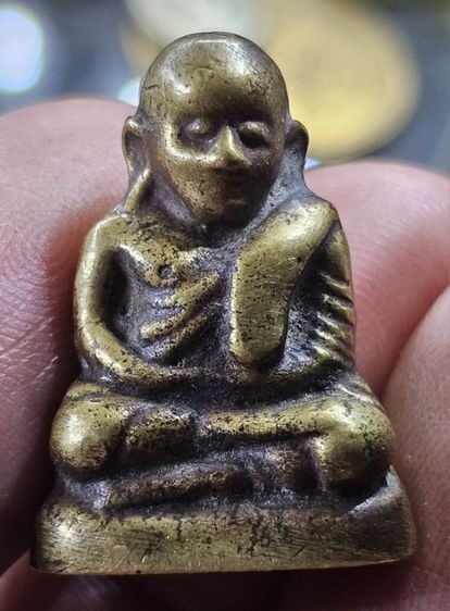 หลวงพ่อเงิน วัดบางคลาน พิมพ์นิยม ออกวัดท้ายน้ำ ปี 28