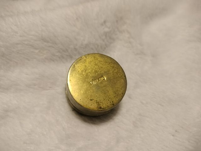 ตลับสีผึ้ง งานทองเหลืองลงยา งานเก่าเก็บสภาพเดิม รูปที่ 5