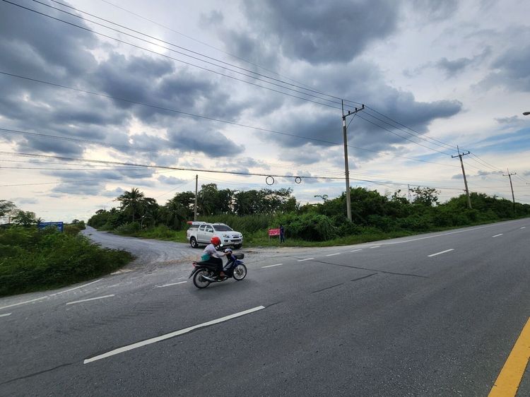 ขายที่ดินแปลงใหญ่ 22 ไร่เศษ ติดถนนสายหลัก 3233 (นครชัยศรี-ดอนตูม) ใกล้มอเตอร์เวย์นครปฐม ทำเลศักยภาพสูงเพื่อการลงทุน รูปที่ 3