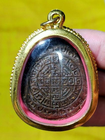 พระปิดตาพร้อมกรอบ