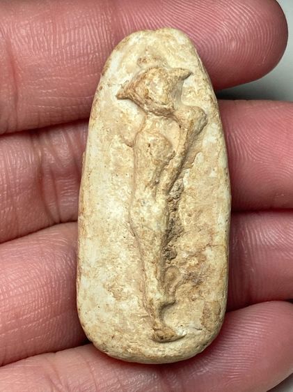 พระยืนถือดอกบัวเนื้อผง