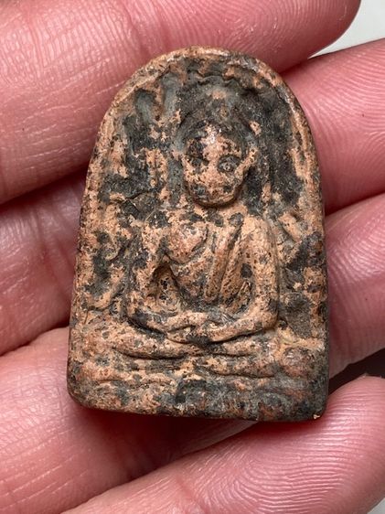 พระซุ้มกอเนื้อดิน