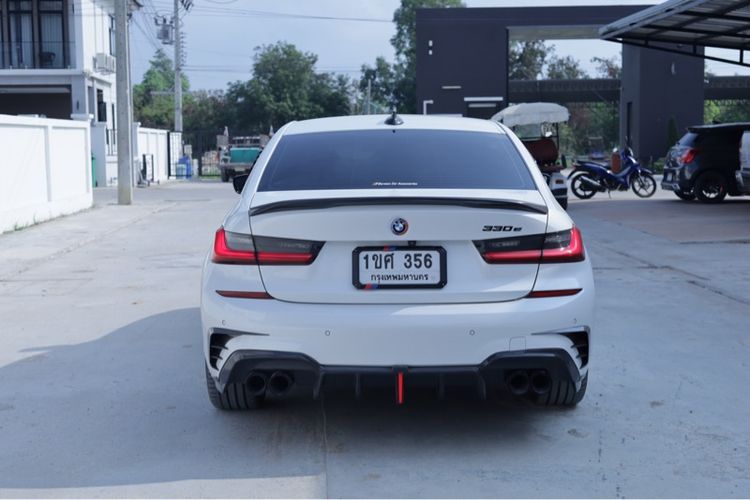 BMW Series 3 2020 330e Sedan ปลั๊กอินไฮบริด (PHEV) ไม่ติดแก๊ส เกียร์อัตโนมัติ ขาว รูปที่ 4