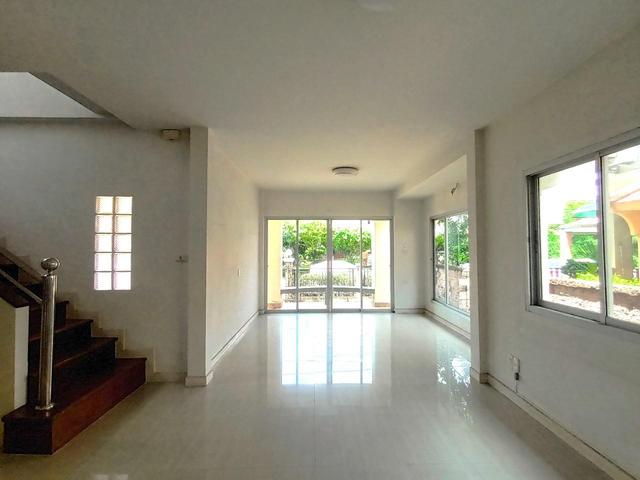 āđāļāđ ð āļāđāļēāļāđāļāļĩāđāļĒāļ§ āđāļāļĢāļāļāļēāļĢāļāđāļēāļāļŠāļ§āļĒāļĢāļīāļĄāļāļēāļĢāļē 8 āļāļĢāļ°āļāļļāđāļĄāđāļāļ ð āļĢāļđāļāļāļĩāđ 3