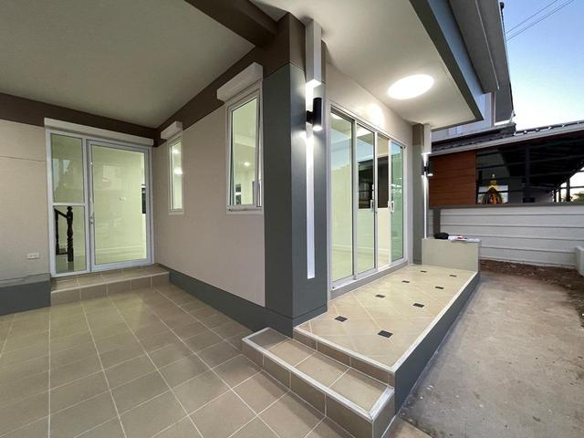 ð āļāđāļēāļāđāļāļĩāđāļĒāļ§ 2 āļāļąāđāļ āđāļāļĢāļāļāļēāļĢāļĢāļļāđāļāđāļĢāļ·āļāļ 8 āđāļĄāļ·āļāļāļāļļāļāļĢāļāļēāļāļĩ : āļāļĢāļąāļāļāļĢāļļāļāđāļŦāļĄāđ ð āļĢāļđāļāļāļĩāđ 3