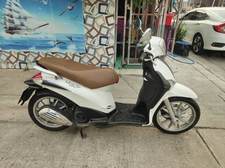 🛵ยังไงก็ขาย Liberty125 ปี54 เครื่องดี สีสวย สตาร์ทมือ(ขายตามสภาพ)  เล่มชุดโอนครบ+เปลี่ยนถ่ายน้ำมันเครื่องฟรี ส่งฟร30กิโล รูปที่ 3