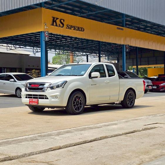 รถ Isuzu D-MAX 1.9 L สี ขาว
