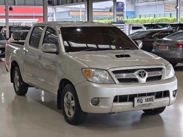 รถ Toyota Hilux Vigo 3.0 G สี บรอนซ์เงิน
