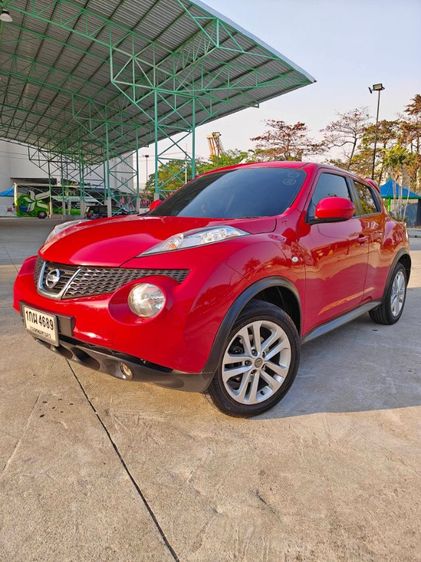 รถ Nissan Juke 1.6 V สี แดง