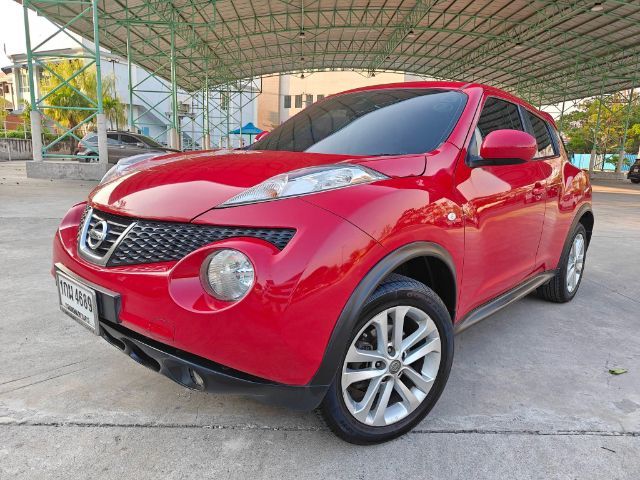 รถ Nissan Juke 1.6 V สี แดง