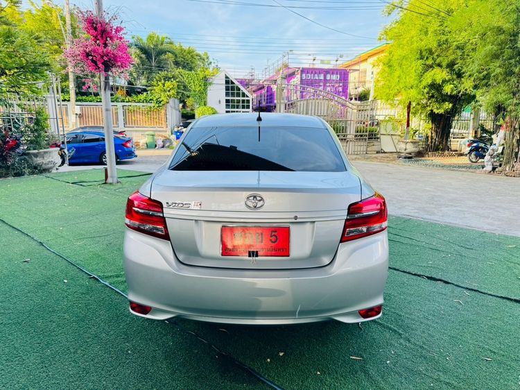 Toyota Vios 2022 1.5 Entry Sedan เบนซิน NGV เกียร์อัตโนมัติ บรอนซ์เงิน รูปที่ 4