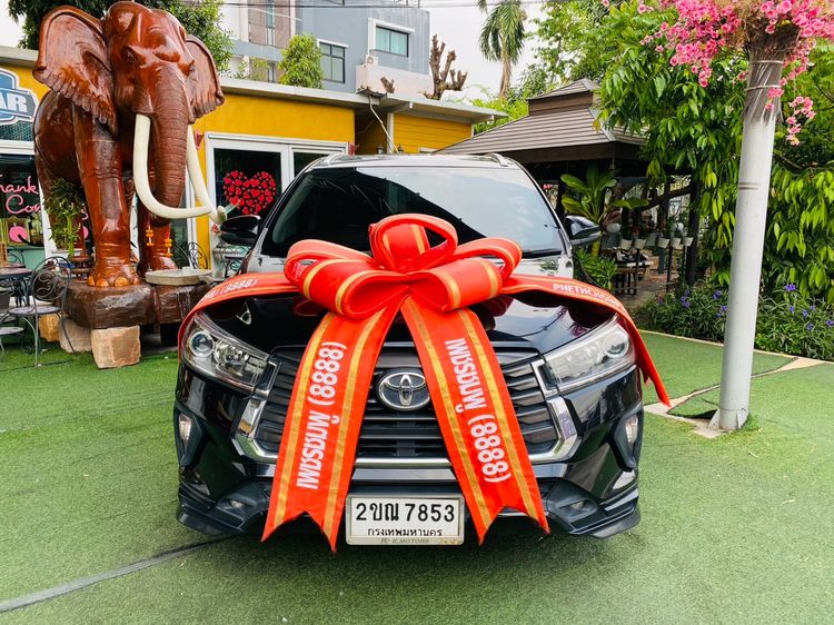 รถ Toyota Innova 2.8 Crysta สี ดำ