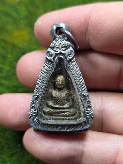 พระเหรียญจอบหลวงพ่อเงินวัดบางคลาน