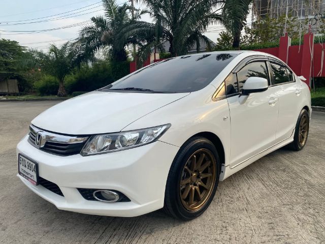 รถ Honda Civic 1.8 S i-VTEC สี ขาว