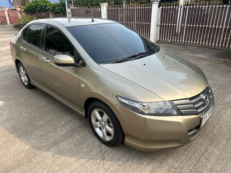 รถ Honda City 1.5 V สี บรอนซ์ทอง