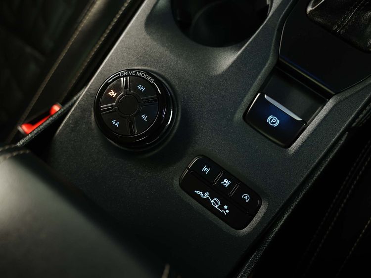Ford Everest 2024 3.0 V6 Turbo Platinum 4WD Utility-car ดีเซล ไม่ติดแก๊ส เกียร์อัตโนมัติ ขาว รูปที่ 4