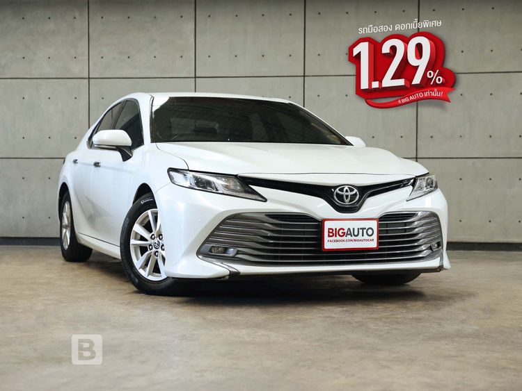 รถ Toyota Camry 2.0 G สี ขาว