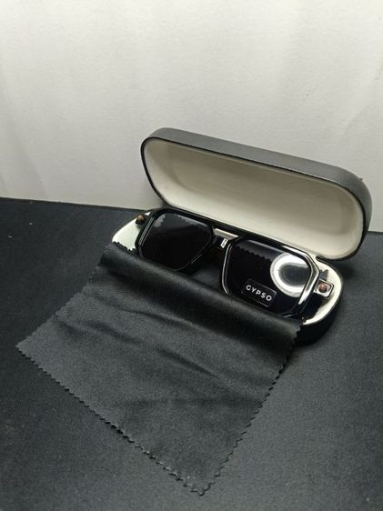 แว่นตากันแดด GYPSO ทรงเหลี่ยมวินเทจ รุ่น 86582 กรอบดำขาหนาลายกระ รูปที่ 7