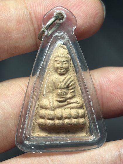 พุทโธน้อย ปี 11 เลี่ยมกันน้ำ เนื้อดิน พิมพ์ใหญ่ (รับประกันแท้)