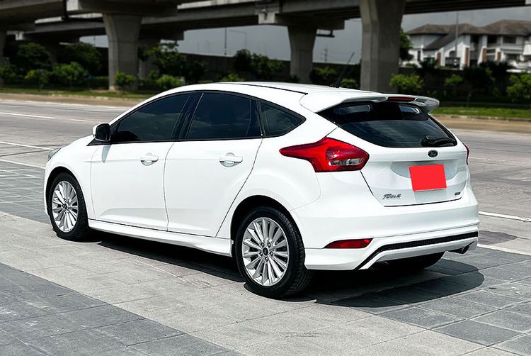 Ford Focus 2018 1.5 Trend Sedan เบนซิน ไม่ติดแก๊ส เกียร์อัตโนมัติ ขาว รูปที่ 3