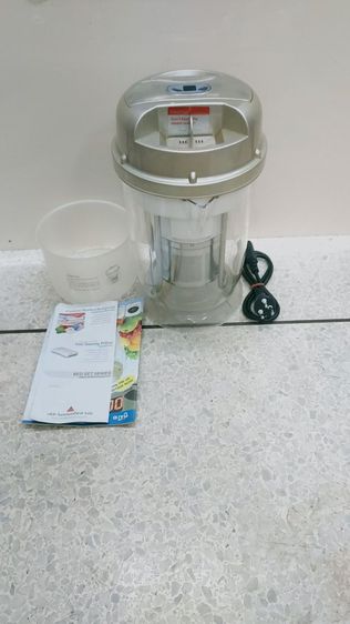 เครื่องทำน้ำเต้าหู้ตัวใหญ่ขนาดความจุ 1.8 ลิตรมีอุปกรณ์และคู่มือให้พร้อมใช้งาน เป็นสินค้าใหม่นะครับ