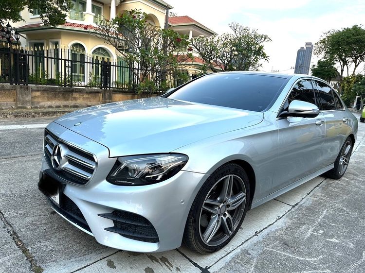 รถ Mercedes-Benz E-Class E220 CDI สี บรอนซ์เงิน