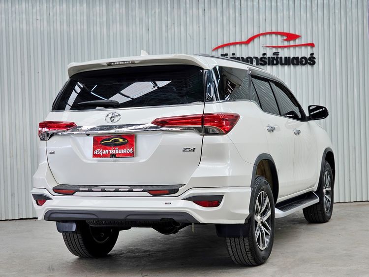 Toyota Fortuner 2018 2.8 V 4WD Utility-car ดีเซล ไม่ติดแก๊ส เกียร์อัตโนมัติ ขาว รูปที่ 4
