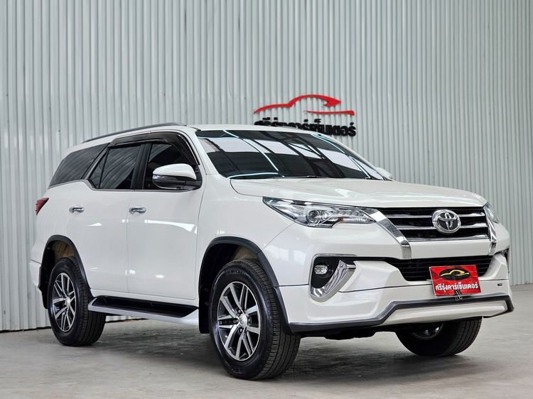 Toyota Fortuner 2018 2.8 V 4WD Utility-car ดีเซล ไม่ติดแก๊ส เกียร์อัตโนมัติ ขาว รูปที่ 3