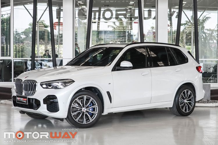 รถ BMW X5 3.0 xDrive30d M Sport 4WD สี ขาว