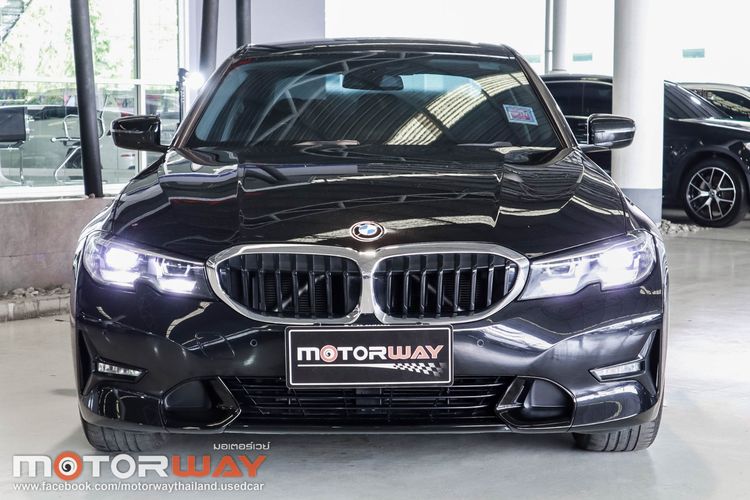 BMW Series 3 2023 320d Sedan ดีเซล เกียร์อัตโนมัติ ดำ รูปที่ 3