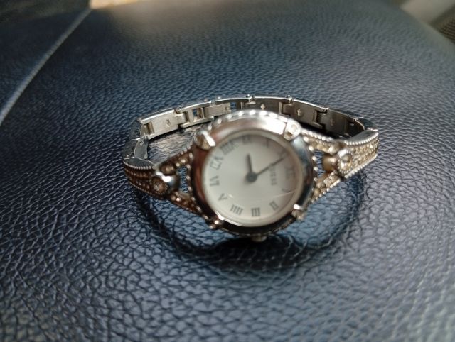 นาฬิกา GUESS รุ่น Angelic รูปที่ 6