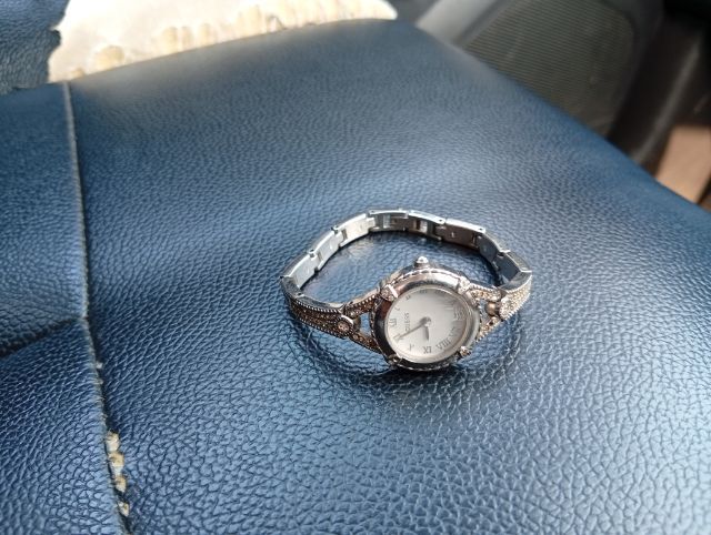 นาฬิกา GUESS รุ่น Angelic รูปที่ 5